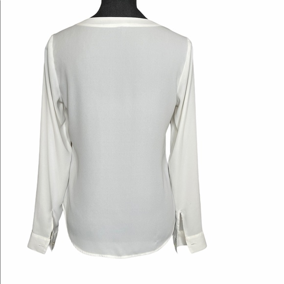 White blouse - Picture 4 of 5